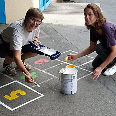 Réalisation des peintures des cours de récré